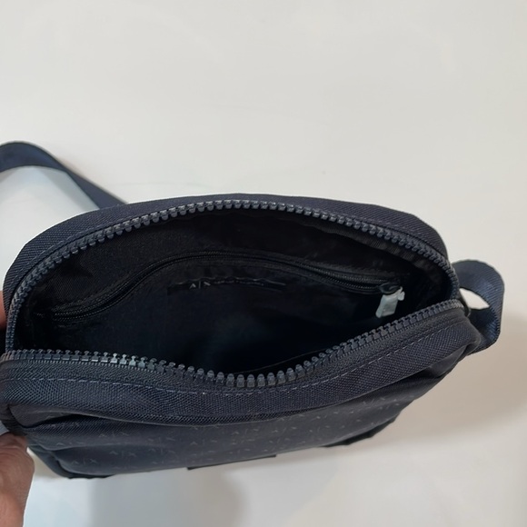 Armani Exchange Crossbody Bag NWOT Navy Small Logo Print - Picture 10 of 11